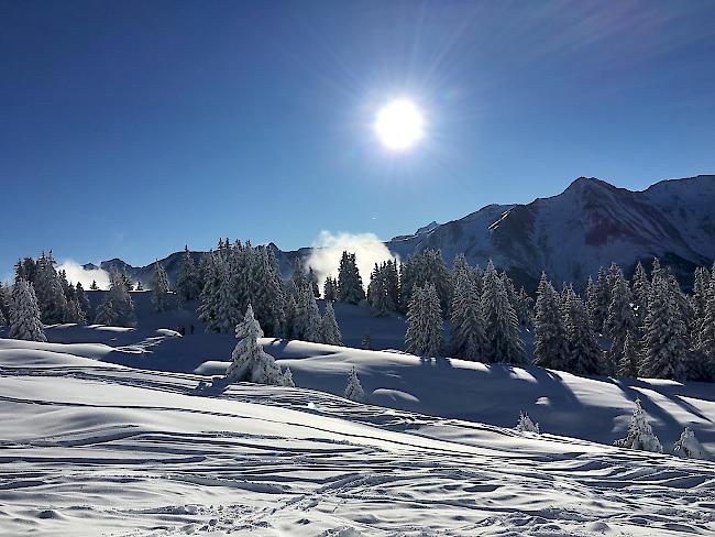 Idyllische Szene auf der Bettmeralp. Am Sonntag zeigt sich der Himmel wieder von seiner blauen Seite.