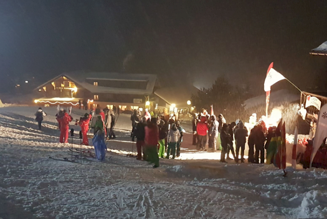 Während der Shownacht auf Rosswald am Neujahrstag ist ein Mann durch einen Knallkörper schwer verletzt worden.