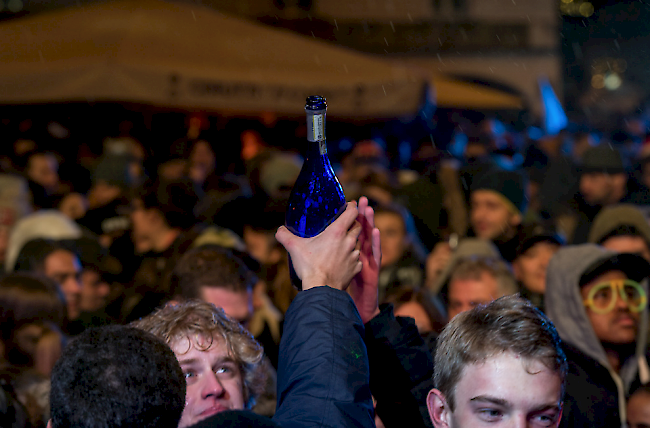 Die Kantonspolizei Wallis zieht eine positive Bilanz zum Silvester 2017/18. 