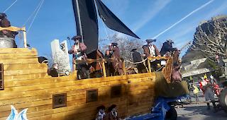 Die Wagen der Rittir&auml;tscher sind eines der Highlights der Fasnacht.