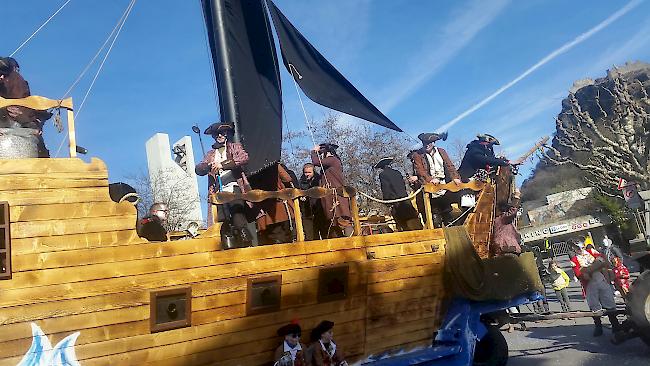 Die Wagen der Rittirätscher sind eines der Highlights der Fasnacht.