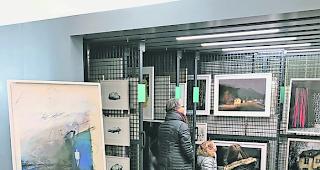 Kunst auf Zeit. In der Mediathek in Sitten kann man Werke von Walliser K&uuml;nstlern ausleihen. 