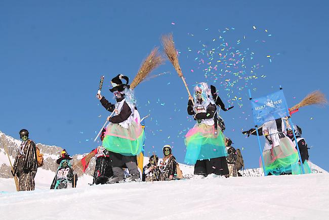 Schaurig-schöne Hexen an der 36. Hexenabfahrt auf der Belalp.