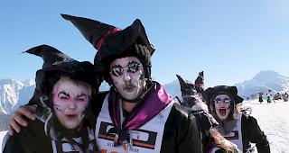 Schaurig-sch&ouml;ne Hexen an der 36. Hexenabfahrt auf der Belalp.