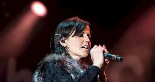 Verstorben. Die irische S&auml;ngerin Dolores O'Riordan w&auml;hrend eines Konzerts im Mai 2017 im polnischen Wroclaw.