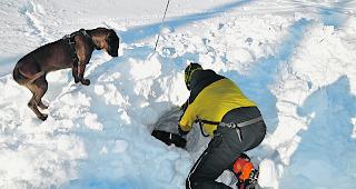 Tragisch. Die Lawine hatte einen siebenj&auml;hrigen Sch&uuml;ler versch&uuml;ttet, der nur noch tot geborgen werden konnte. 