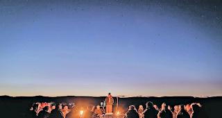 Auf W&uuml;stentrip. In einzelnen Beherbergungsstrukturen von Sucht Wallis wurden auch W&uuml;stentrekkings oder Hochgebirgstouren angeboten. Sehr zum Missfallen des leitenden Experten: &laquo;Weil wichtige Risiken nicht gemanagt worden sind&raquo;, so Bernhard Eichenberger. 