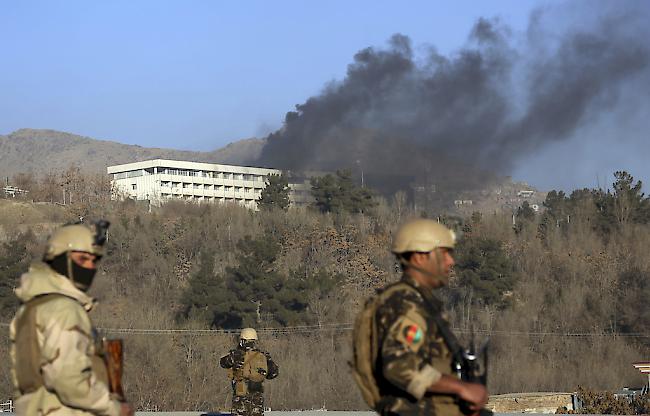 Nach zwölf Stunden hat das Innenministerium in Kabul einen Angriff auf das Luxus-Hotel Intercontinental für beendet erklärt.