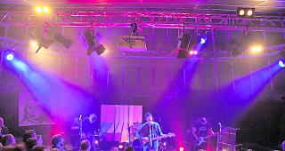 Live in Brig.  &laquo;Them Fleurs&raquo; in Aktion: Am Samstag ist die Band in der Simplonstadt zu erleben.  