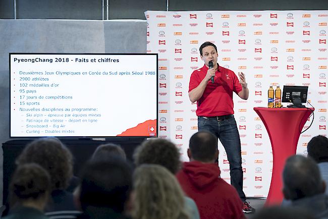 Ralph Stöckli, Chef de Mission, bei einer Pressekonferenz