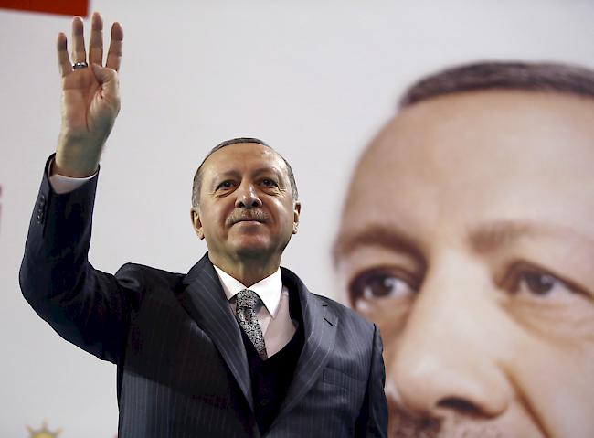 Abermals hat Erdogan die Mitglieder der Türkischen Ärztevereinigung attackiert.