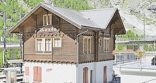 Das Rand&auml;er Bahnhofsgeb&auml;ude.