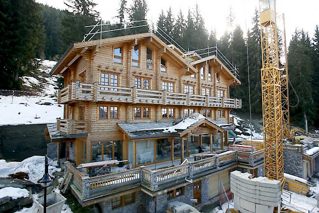 Per Bundesgerichtsurteil dürfen zwei Luxuschalets, welche als Erstwohnungen deklariert waren, in Verbier nicht gebaut werden (Symbolbild).