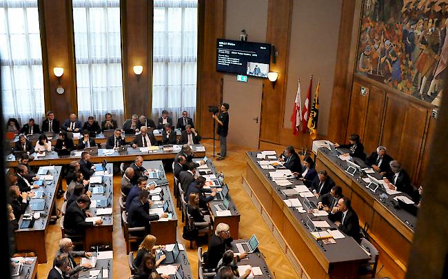 SVP trägt ihren Widerstand gegen das Rahmenabkommen mit der EU in die Kantone. (Symbolbild: Walliser Parlament)