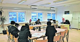 Asylanten-Alltag. Blick ins Ausbildungs- und Besch&auml;ftigungszentrum in Eyholz. 