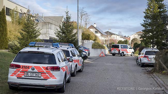 Der Tatort eines Tötungsdeliktes am Zielweg in Ruenenberg BL am Sonntag, 28. Januar 2018. Bei einem der Toten handelt es sich um den Basler Medienanwalt Martin Wagner.