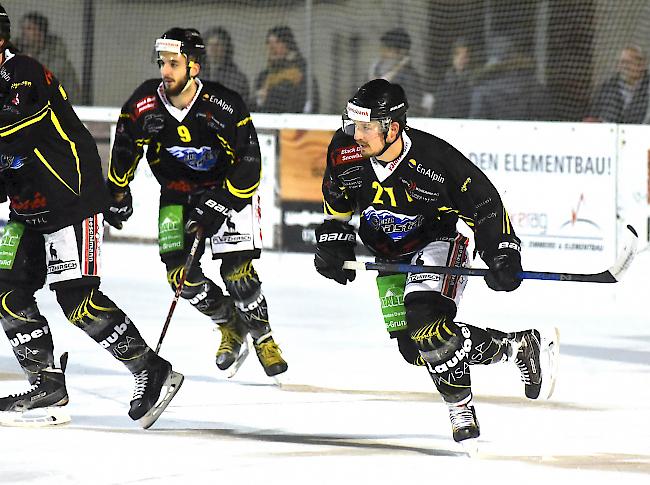 Roger Summermatter und der EHC Saastal, in den Viertelfinals in Rückstand geraten.