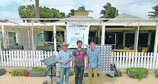Pavel und Jan Marc Lehky zusammen mit dem kanadischen Experten Roland Wahlgren auf Kap Verde (von links). 