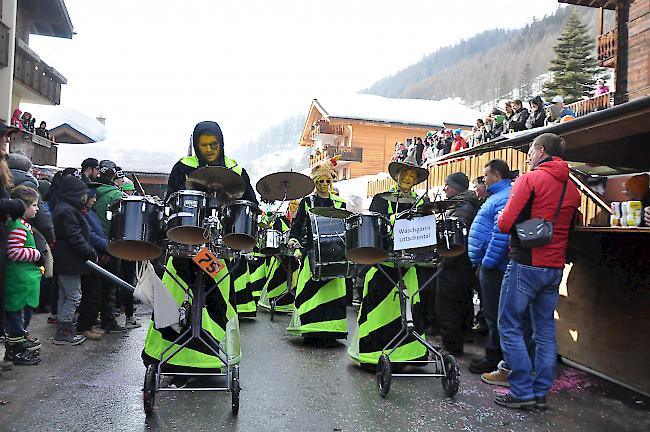 Impressionen des grossen Lötschentaler Fasnachtsumzugs.