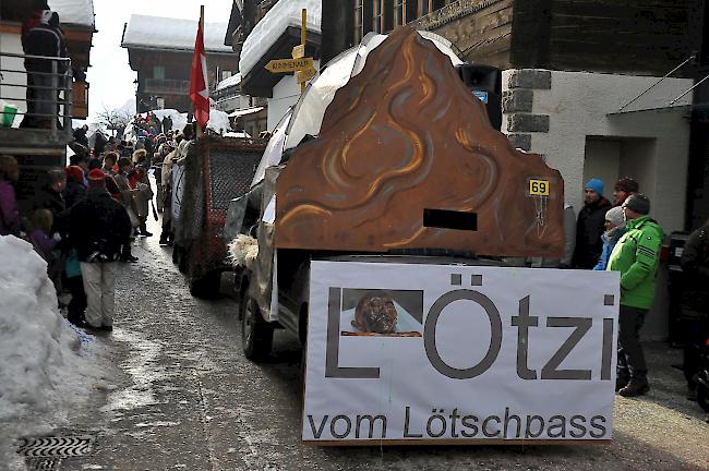 Impressionen des grossen Lötschentaler Fasnachtsumzugs.