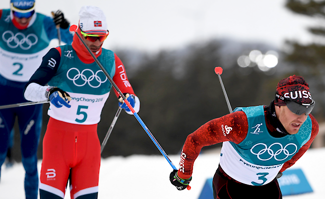 Dario Cologna (rechts) wird in seinem ersten Einsatz Sechster.