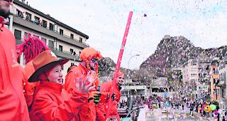 Ekstase. In der Narrenzeit streifen die Bietschichlepf&auml;r die Zwangsjacke der gesellschaftlichen Normen ab  &ndash;  und drehen durch. 