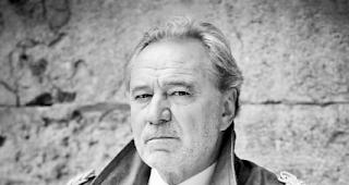 General. In der Titelrolle von &laquo;Des Teufels General&raquo; ist Gerd Silberbauer zu sehen. 