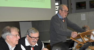 Pr&auml;sident Pierre Geiger, unterst&uuml;tzt von Walter Hasler und Antoine Dillier: Zweisprachige GV in 98 Minuten.