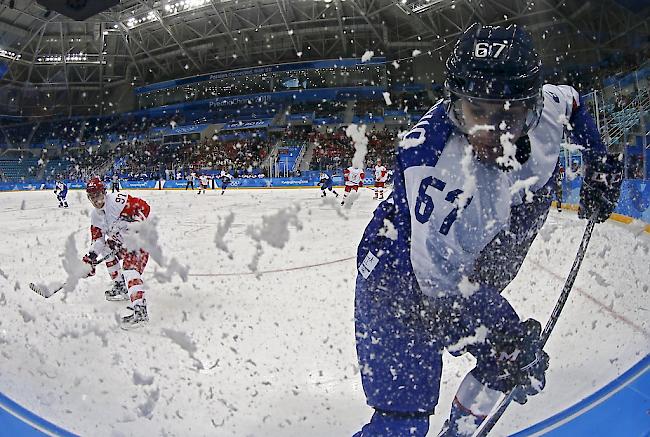 Klatsche für Russland. Im Bild: Der Slowake Matej Paulovic auf dem Weg zum Puck.