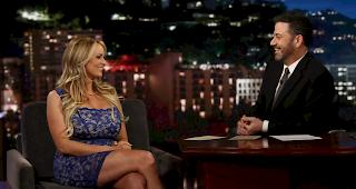 Will erz&auml;hlen. Pornosternchen &laquo;Stormy Daniels&raquo; w&auml;hrend einer Sendung im TV von Ende Januar 2018.