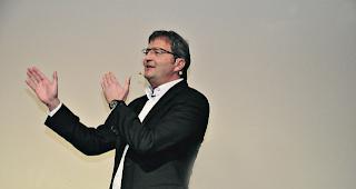 Mut zur Kreativit&auml;t. Werbetexter und Fallschirmspringer Marc Hauser: &laquo;Man muss sich einfach nur an dieses Grundgef&uuml;hl erinnern, das man als Kind hatte, und Mut haben, Neues zu versuchen.&raquo; 