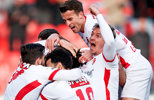 Jubel: Der FC Sitten feiert gegen Lausanne einen 3:1-Heimsieg. 