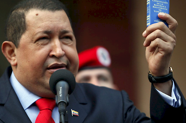 Venezuela hat mit der Einführung seiner neuen Digitalwährung Petro begonnen, mit der sich die Regierung von Staatschef Nicolás Maduro (Bild) gegen eine "Finanzblockade" der USA stemmen will. 