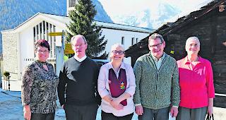 Vorstand erneuert. Von links: Christin Brigger (Vizepr&auml;sidentin), Amad&eacute; Brigger (Pr&auml;ses), Beatrix Jeitziner (Kassierin), Renato Anthamatten (Pr&auml;sident) und Alfonsine Werlen (Aktuarin).  