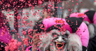 Konfettiregen an der Basler Fasnacht