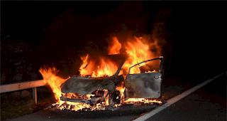 Nichts mehr zu machen. Das Fahrzeug brannte vollst&auml;ndig aus.