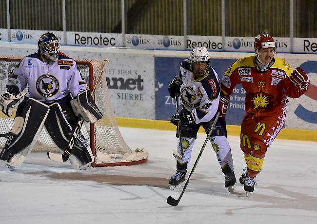 Luca Valenza (rechts) und Siders bezwingen Villars erneut.