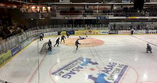 Langenthal und Visp im 3. Playoffspiel am Freitagabend.