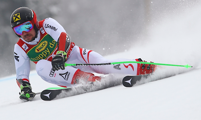 Marcel Hirscher holt sich den Tagessieg und die kleine Kugel.