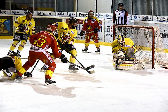 Xavier Reber und der HC Siders sorgten für viel Druck auf Franches Montagnes und dessen Goalie Thomas Hentzi.