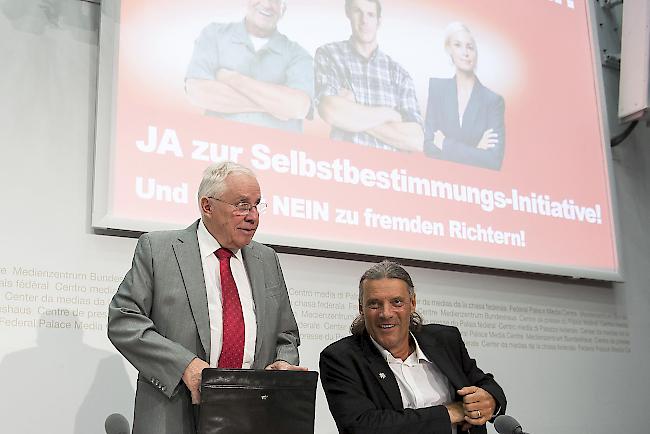 Ungleiches Duo. SVP-Übervater Christophe Blocher (links) und Oskar Freysinger, der die Partei im Wallis aufgebaut hat.