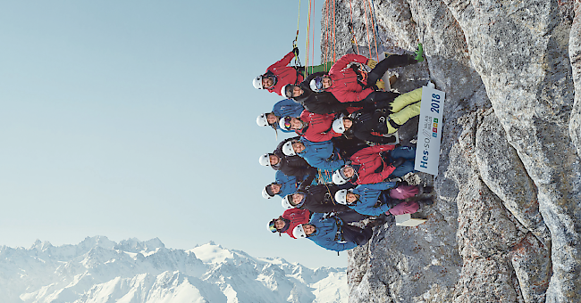 Die HES-SO Valais-Wallis schiesst das höchstgelegene Klassenfoto der Schweiz.