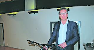 Durchblick. 3D-Druck-Experte Peter Nyffenegger pr&auml;sentierte beim OCOM-Event ein Mountainbike, dessen Rahmen und andere Teile mit dem 3D-Druck-Verfahren hergestellt wurden.  