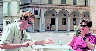 Mann liebt Mann. Szene aus &laquo;Call me by your name&raquo;: Die Freundschaft zwischen Elio und Oliver wird zur Liebe.  