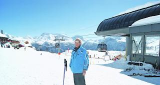 R&uuml;stig. Skifahren ist seit Jahrzehnten die grosse Leidenschaft des 92-j&auml;hrigen Willi Senn. &laquo;Ich fahre stets drei Stunden nonstop rauf und runter.&raquo; 