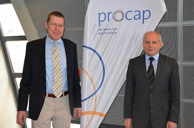 Jahresrückblick. Vereinspräsident Valentin Pfammatter (l.) und Geschäftsführer Christophe Müller luden am Samstag zur 74. Generalversammlung von Procap Oberwallis.