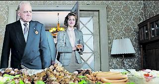 Packend. Bruno Ganz verk&ouml;rpert in &laquo;In Zeiten des abnehmenden Lichts&raquo; die Hauptfigur Wilhelm Powileit: Brillant wie eh und je. 