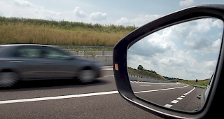 F&uuml;r den Unfall mit einem Fussg&auml;nger ist ein Neuenburger Autolenker zu einer bedingten Geldstrafe von 120 Tagess&auml;tzen verurteilt worden. 