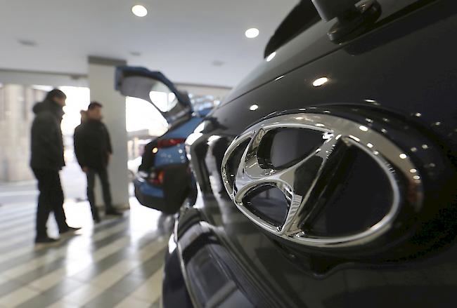 Die US-Behörde für Strassen- und Fahrzeugsicherheit überprüft ob mangelhafte Airbags bei den Automarken Hyundai und Kia eingebaut wurden. 