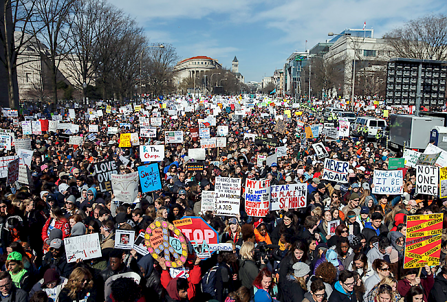 Landesweite Demonstrationen. In vielen Städten Amerikas gingen an diesem Wochenende mehr als eine Million Menschen auf die Strasse, um sich für strengere Waffengesetze einzusetzen.